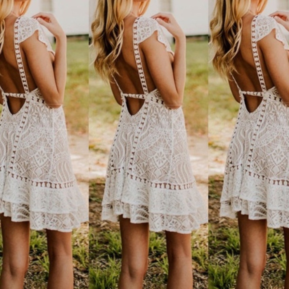 “Love & Lace”  Gorgeous Dress - Picture 2 of 8